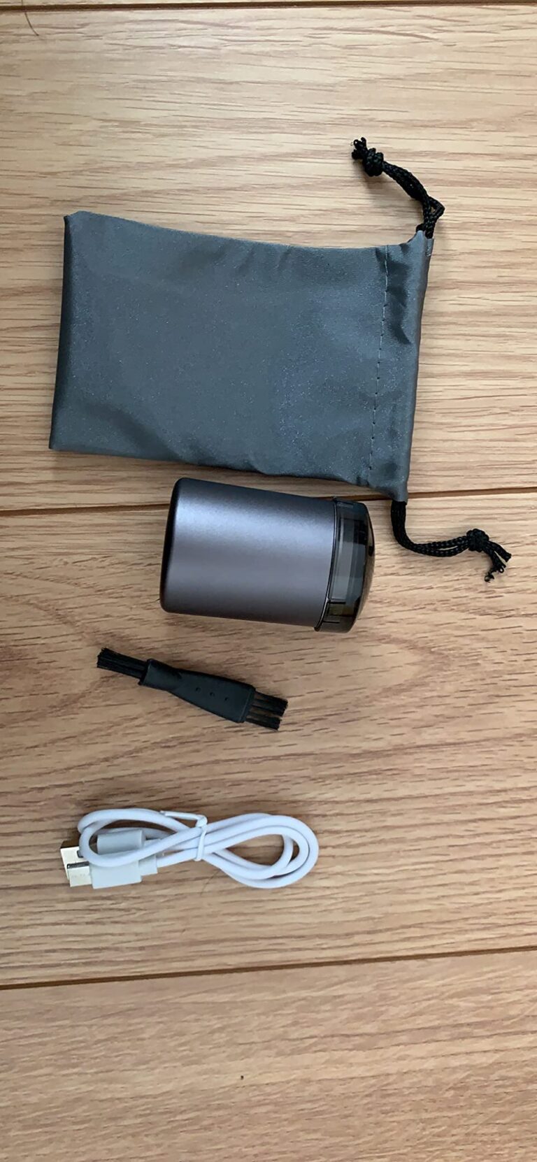 Best grooming gadget I've bought this year. No cuts, no razor bumps. I carry this everywhere  gym, office, even road trips.
It charges fast and lasts long. Mr Dauda Abuja⭐⭐⭐⭐⭐