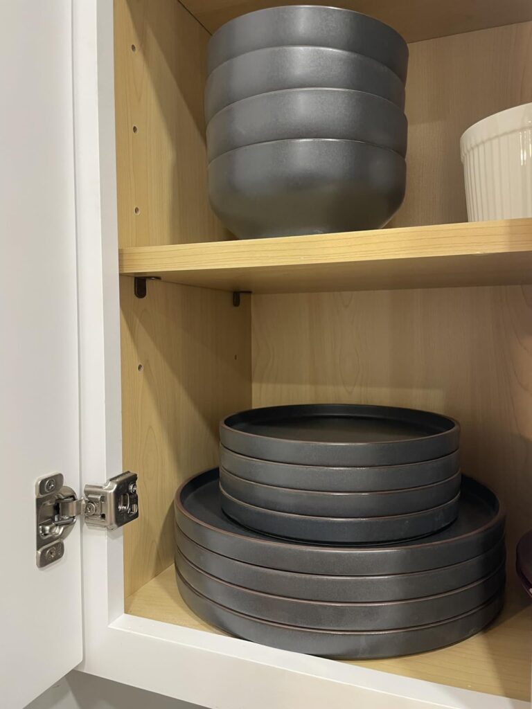 I was honestly surprised by the quality. The plates feel solid and the design is so elegant. It makes every meal feel like a special occasion. I’ve washed them multiple times and they still look brand new!" — Amaka O., Lagos ⭐⭐⭐⭐⭐