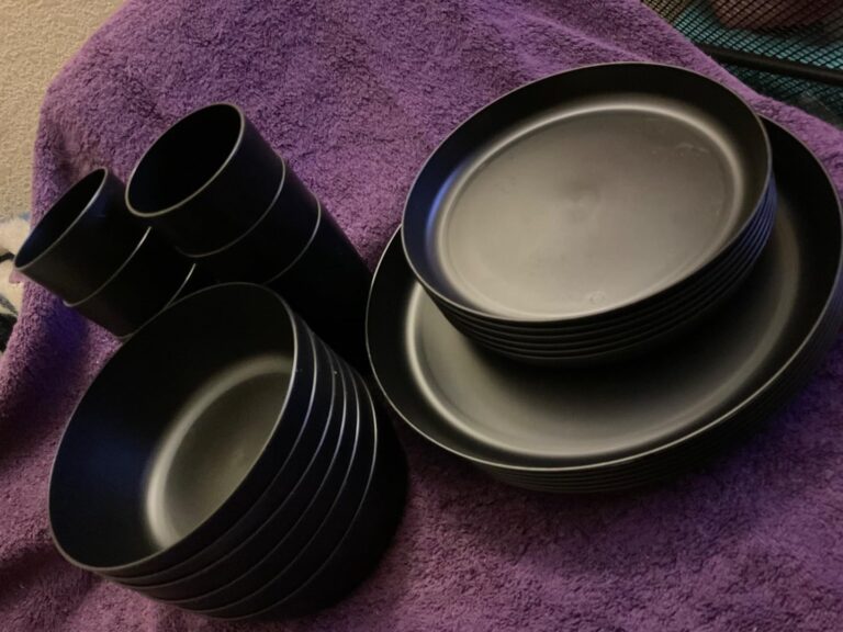 One thing I appreciate is that I can microwave my food in these plates without worrying, and they clean up easily in the dishwasher. No stress at all!" — Uche A., Benin City ⭐⭐⭐⭐⭐
